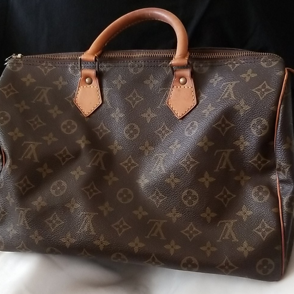 Authentic LV Speedy 35